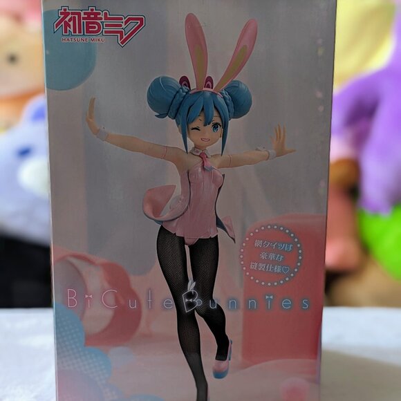 Round 1 Furyu BiCute Bunnies Hatsune Miku Anime Figure (Wink Pearl Pink Ver.) - Picture 2 of 6